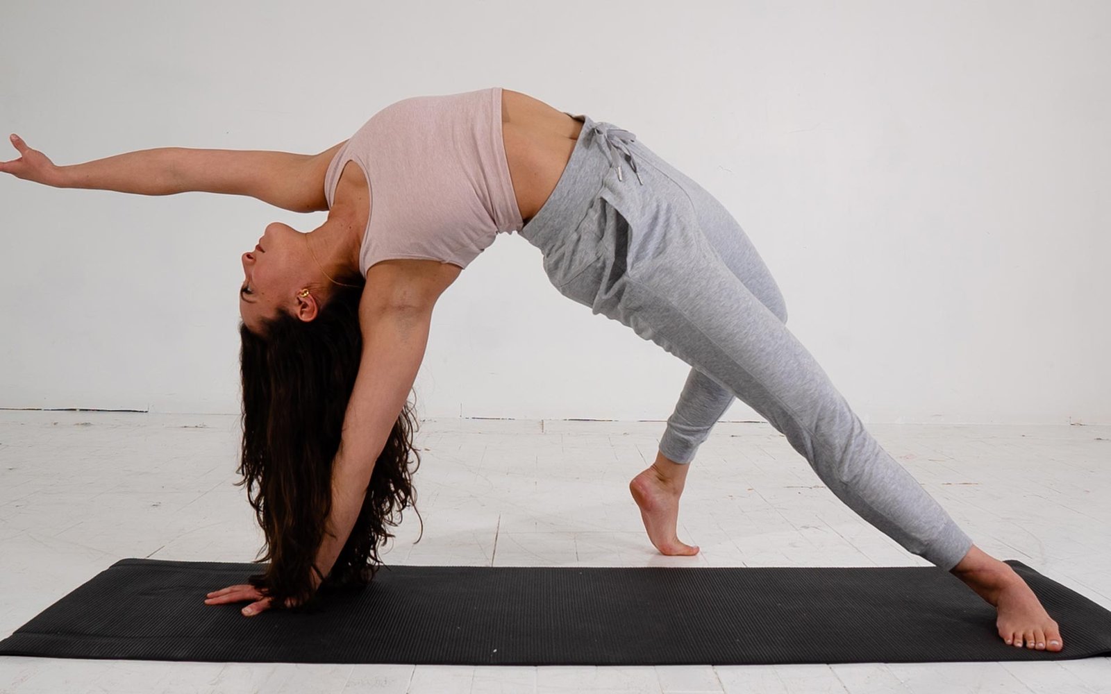 Apana Clothing sustainable yoga apparel lifestyle image showing eco-friendly activewear