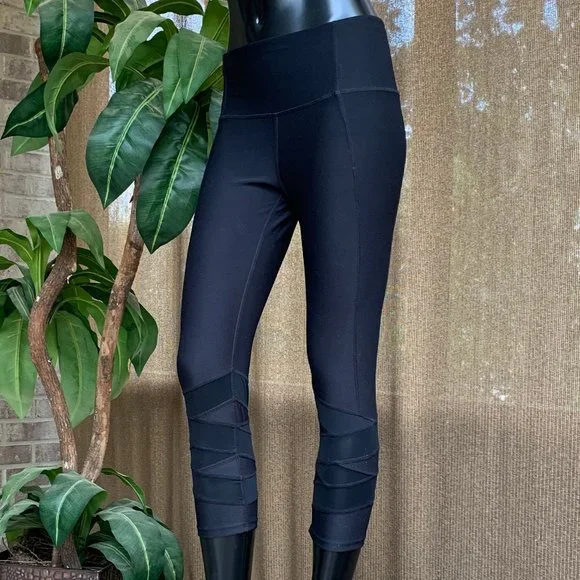 Apana women's yoga pants with comfortable fit and sustainable materials for mindful movement